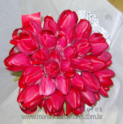 Bouquet de noiva com florestulipa