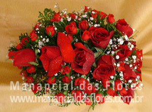 Bouquet de Rosas com mini rosas estilo cascata