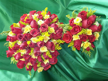 Bouquet de noiva com rosas e mini rosas mais bouquet de brinde
