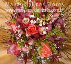 Bouquet de orquídeas com rosas