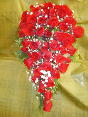 Bouquet de Rosas Vermelhas com Egipsophila