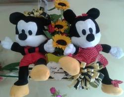 Cesta com Mickey e Minie com Arranjo de Girassol